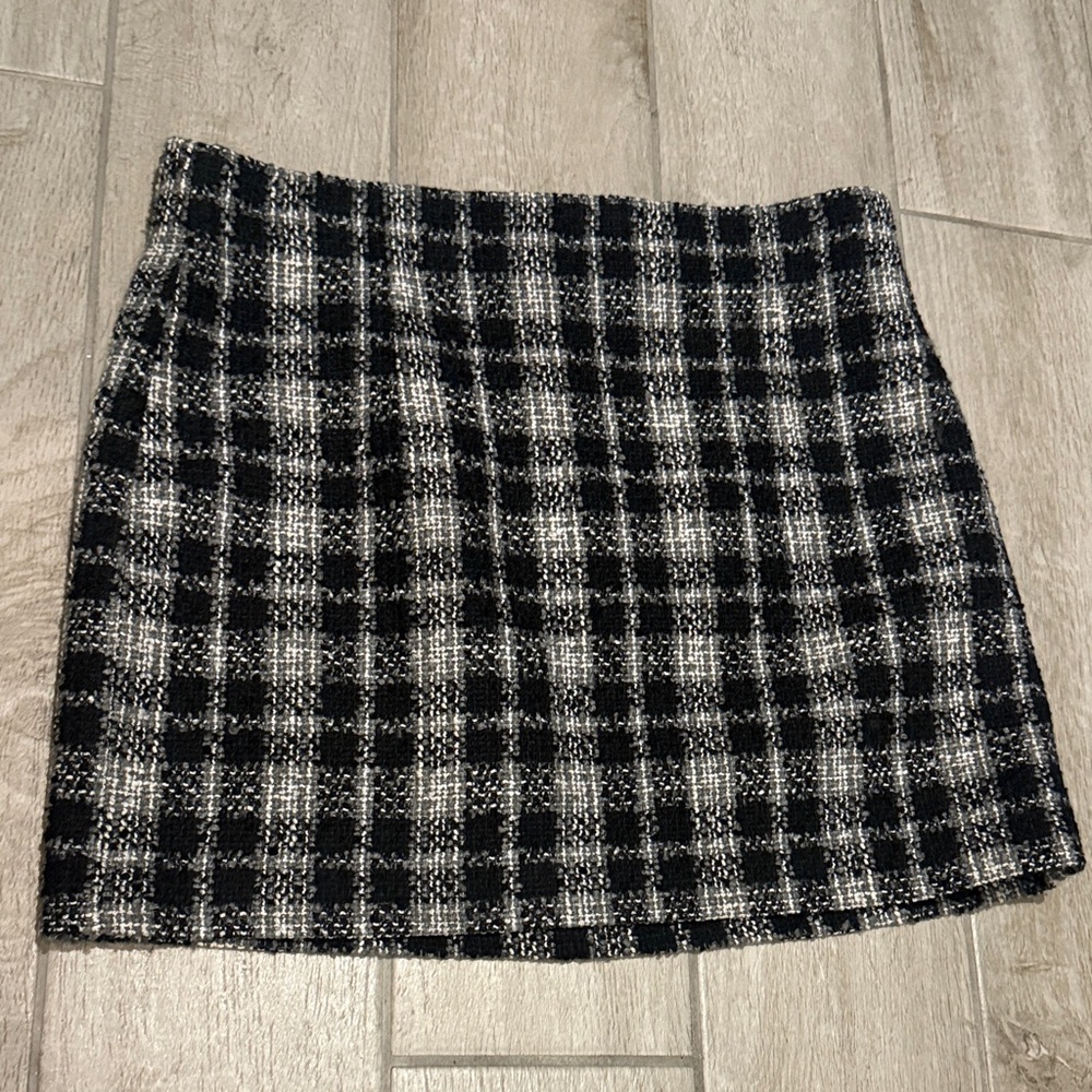 Zara Classic Black and White Plaid Skirt